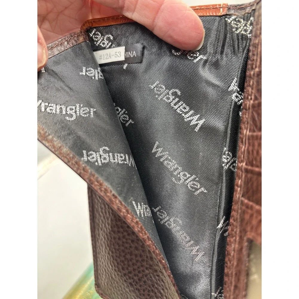 WRANGLER CONTRAST CORNER RODEO LONG WALLET. 4x7